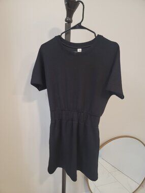 Spanx Air essentials Cinched Women's M Black Dress Polyester T-Shirt Stretch